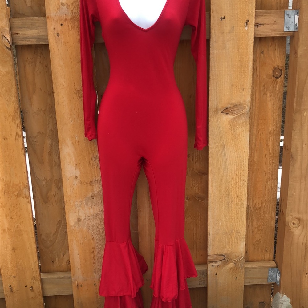 Selorita ruffle jumpsuit size (m)🔥